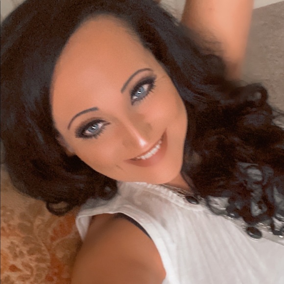 Meet your Posher, Tanya - Picture 3 of 15